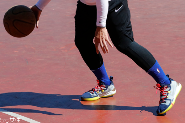 耐克kobe ad ep2018實戰(zhàn)測評 科比生日戰(zhàn)靴 耐克kobe ad ep2018實戰(zhàn)測評 科比生日戰(zhàn)靴