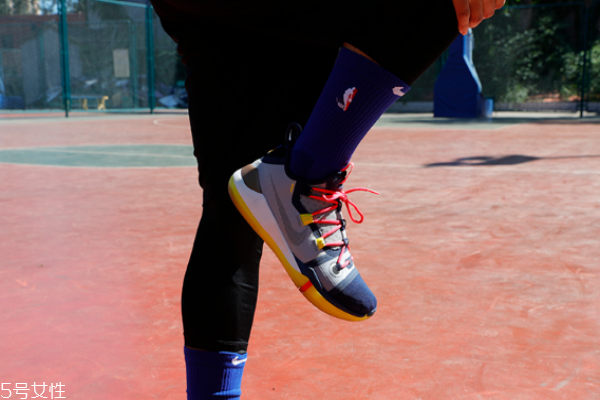 耐克kobe ad ep2018實戰(zhàn)測評 科比生日戰(zhàn)靴 耐克kobe ad ep2018實戰(zhàn)測評 科比生日戰(zhàn)靴