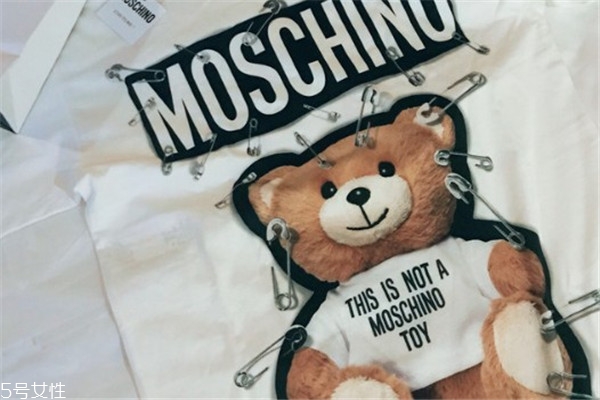 moschino莫斯奇諾小熊t恤真假 這樣辨認(rèn)準(zhǔn)沒錯 moschino莫斯奇諾小熊t恤真假 這樣辨認(rèn)準(zhǔn)沒錯