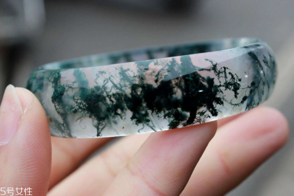 水草瑪瑙手鐲價格 瑪瑙質(zhì)量很關(guān)鍵 水草瑪瑙手鐲價格 瑪瑙質(zhì)量很關(guān)鍵