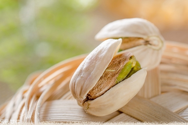 開(kāi)心果為什么是綠色的 是正?，F(xiàn)象