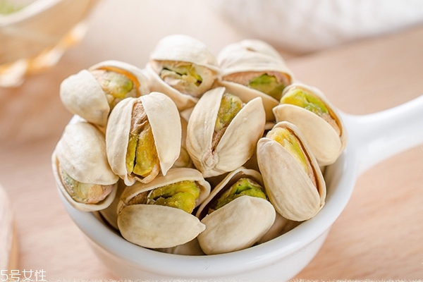 開(kāi)心果為什么是綠色的 是正?，F(xiàn)象