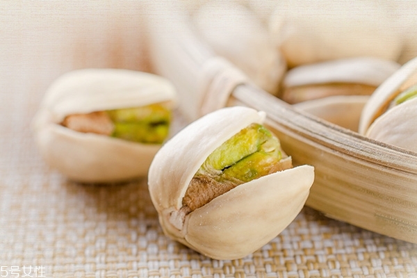 開(kāi)心果為什么是綠色的 是正?，F(xiàn)象