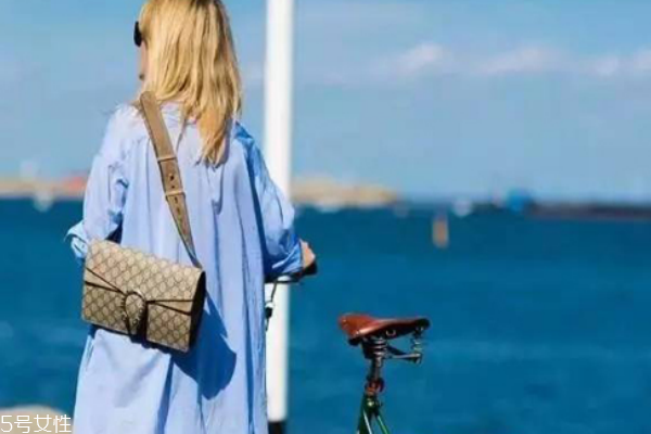 gucci酒神包怎么打開(kāi) 虎頭有玄機(jī) gucci酒神包怎么打開(kāi) 虎頭有玄機(jī)