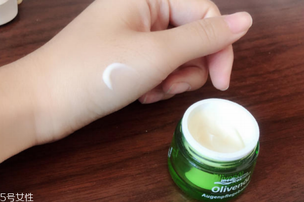 德麗芙護(hù)膚品是藥妝嗎 它來自德國藥房 德麗芙護(hù)膚品是藥妝嗎 它來自德國藥房