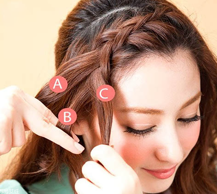 愛(ài)心編發(fā)怎么扎好看 學(xué)會(huì)這個(gè)立馬氣質(zhì)上身