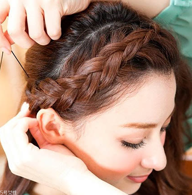 愛(ài)心編發(fā)怎么扎好看 學(xué)會(huì)這個(gè)立馬氣質(zhì)上身