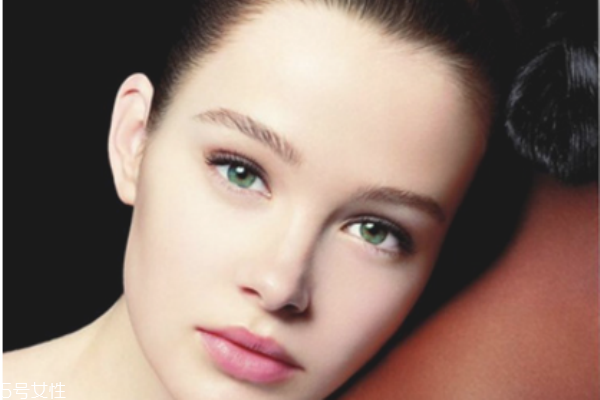 怎么去除眼部皺紋和黑眼圈 去黑眼圈最有效的方法 怎么去除眼部皺紋和黑眼圈 去黑眼圈最有效的方法