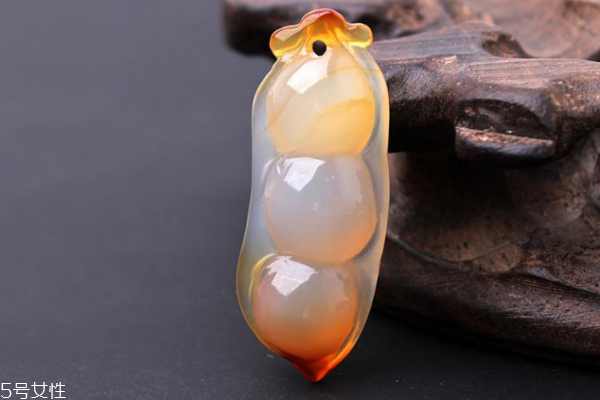 冰彩玉髓一般值多少錢(qián) 不算太昂貴