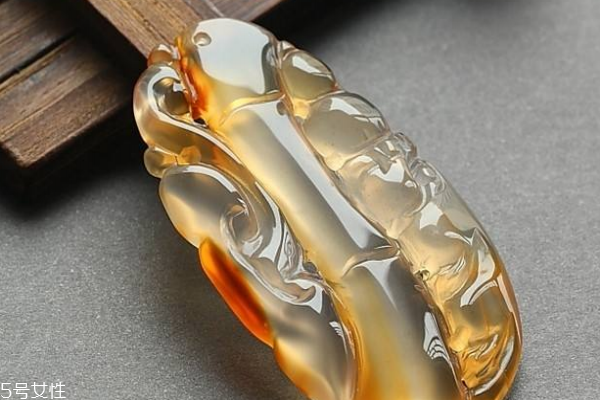 冰彩玉髓的功效 驅(qū)除浮躁情緒 冰彩玉髓的功效 驅(qū)除浮躁情緒