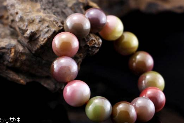 鹽源瑪瑙的功效與禁忌 好處這么多 鹽源瑪瑙的功效與禁忌 好處這么多