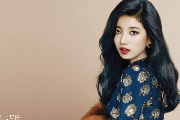 經(jīng)?；瘖y怎么護膚 這三點不能偷懶