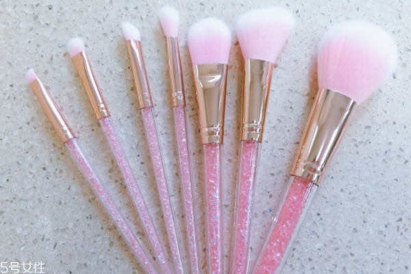 少女心的化妝刷推薦 美膩的小姐姐都該來一套 少女心的化妝刷推薦 美膩的小姐姐都該來一套