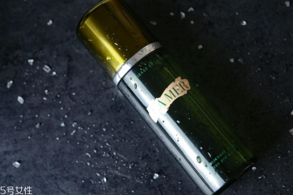 海藍(lán)之謎精萃液成分解析 竟然能讓痘痘一夜結(jié)痂 海藍(lán)之謎精萃液成分解析 竟然能讓痘痘一夜結(jié)痂