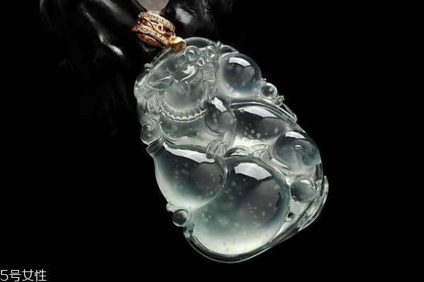 晴水翡翠屬于什么檔次 了解翡翠不同等級 晴水翡翠屬于什么檔次 了解翡翠不同等級