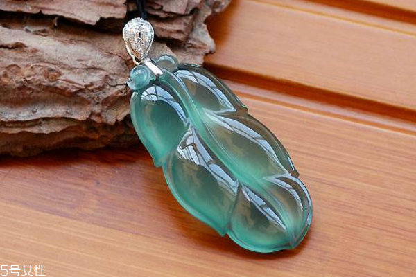 晴水翡翠屬于什么檔次 了解翡翠不同等級 晴水翡翠屬于什么檔次 了解翡翠不同等級