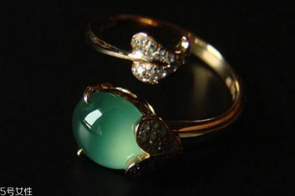 晴水翡翠屬于什么檔次 了解翡翠不同等級 晴水翡翠屬于什么檔次 了解翡翠不同等級