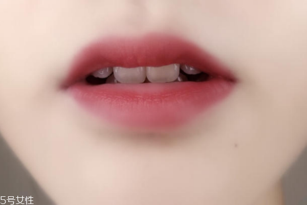 雅詩蘭黛420黃皮真實(shí)上嘴圖 不會(huì)出錯(cuò)的安全色哦 雅詩蘭黛420黃皮真實(shí)上嘴圖 不會(huì)出錯(cuò)的安全色哦