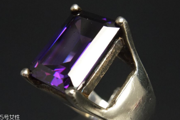 紫碧璽的功效與作用 非常適合女性 紫碧璽的功效與作用 非常適合女性