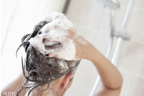 為什么洗完頭隔天還癢 4個(gè)方面要注意 為什么洗完頭隔天還癢 4個(gè)方面要注意