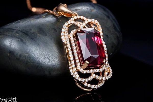 紅碧璽的功效與作用 效果很靈驗(yàn) 紅碧璽的功效與作用 效果很靈驗(yàn)