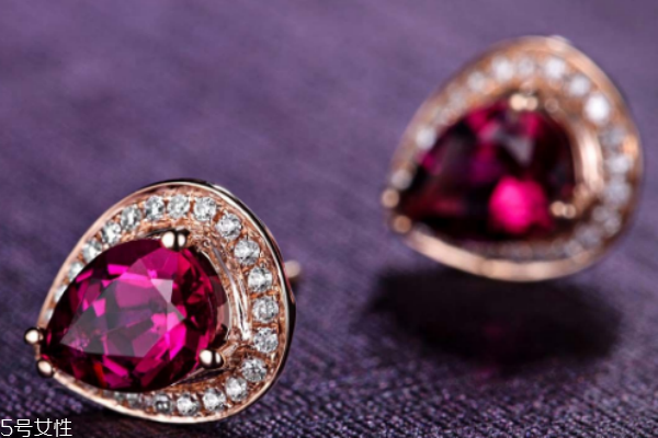 紅碧璽有收藏價(jià)值嗎 要注意品質(zhì)選擇 紅碧璽有收藏價(jià)值嗎 要注意品質(zhì)選擇