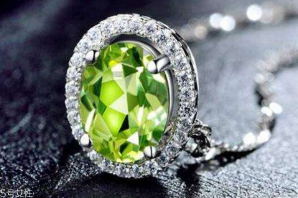 橄欖石的功效與作用 是幸運(yùn)的象征 橄欖石的功效與作用 是幸運(yùn)的象征