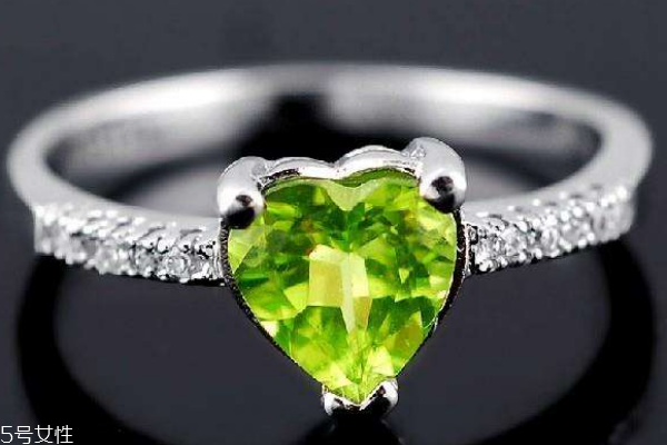 橄欖石的功效與作用 是幸運(yùn)的象征 橄欖石的功效與作用 是幸運(yùn)的象征