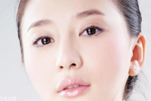 如何美白皮膚小竅門(mén) 擺脫暗沉黑皮膚的方法 如何美白皮膚小竅門(mén) 擺脫暗沉黑皮膚的方法