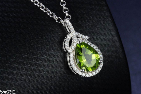 橄欖石的寓意是什么 護(hù)身符的代表 橄欖石的寓意是什么 護(hù)身符的代表