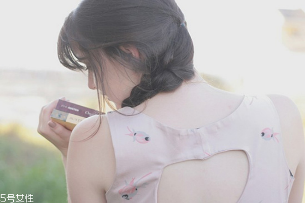 曬傷了怎么處理 曬傷了這樣治 曬傷了怎么處理 曬傷了這樣治