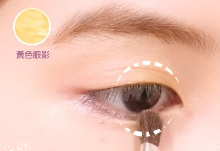 黃色眼影怎么畫(huà) 暖黃色眼妝畫(huà)法 黃色眼影怎么畫(huà) 暖黃色眼妝畫(huà)法