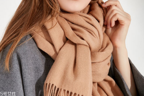 羊毛圍巾掉毛怎么辦 教你幾招處理方法 羊毛圍巾掉毛怎么辦 教你幾招處理方法