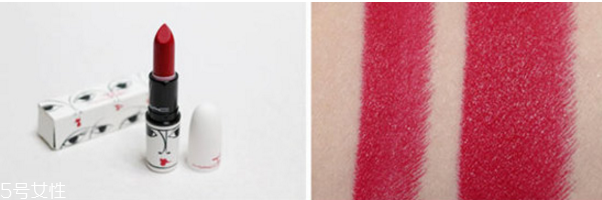 歐美妝容的步驟圖解 藍(lán)色煙熏妝讓你驚艷全場 歐美妝容的步驟圖解 藍(lán)色煙熏妝讓你驚艷全場