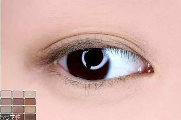 歐美妝容的步驟圖解 藍(lán)色煙熏妝讓你驚艷全場 歐美妝容的步驟圖解 藍(lán)色煙熏妝讓你驚艷全場