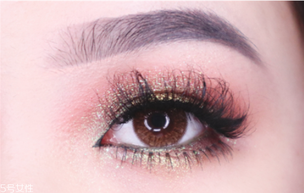 歐美妝容的步驟圖解 藍(lán)色煙熏妝讓你驚艷全場 歐美妝容的步驟圖解 藍(lán)色煙熏妝讓你驚艷全場