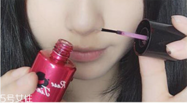 元旦約會妝容步驟畫法 優(yōu)雅又有女人味 元旦約會妝容步驟畫法 優(yōu)雅又有女人味