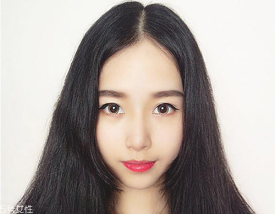 元旦約會妝容步驟畫法 優(yōu)雅又有女人味 元旦約會妝容步驟畫法 優(yōu)雅又有女人味