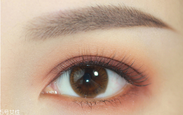 元旦約會妝容步驟畫法 優(yōu)雅又有女人味 元旦約會妝容步驟畫法 優(yōu)雅又有女人味