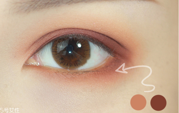 元旦約會妝容步驟畫法 優(yōu)雅又有女人味 元旦約會妝容步驟畫法 優(yōu)雅又有女人味