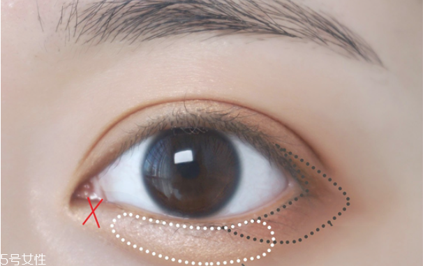 元旦約會妝容步驟畫法 優(yōu)雅又有女人味 元旦約會妝容步驟畫法 優(yōu)雅又有女人味