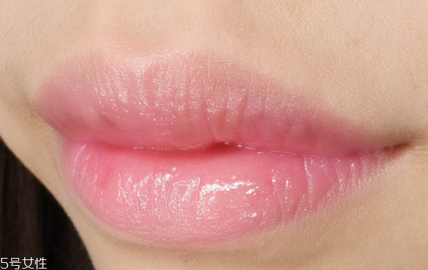 元旦約會妝容步驟畫法 優(yōu)雅又有女人味 元旦約會妝容步驟畫法 優(yōu)雅又有女人味