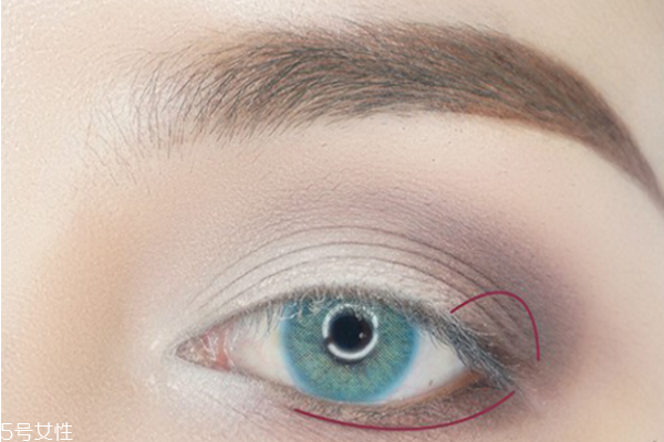 小麥色皮膚怎么化妝 簡(jiǎn)單帥氣妝容畫(huà)法 小麥色皮膚怎么化妝 簡(jiǎn)單帥氣妝容畫(huà)法