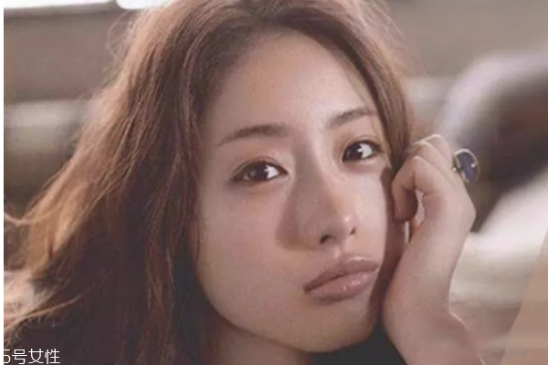 朝五晚九石原里美妝容 石原里美妝容教程 朝五晚九石原里美妝容 石原里美妝容教程