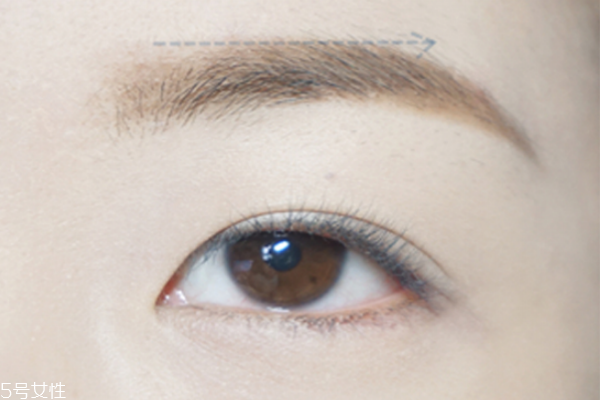 原宿妝怎么化 日系復(fù)古紅唇小惡魔妝容 原宿妝怎么化 日系復(fù)古紅唇小惡魔妝容