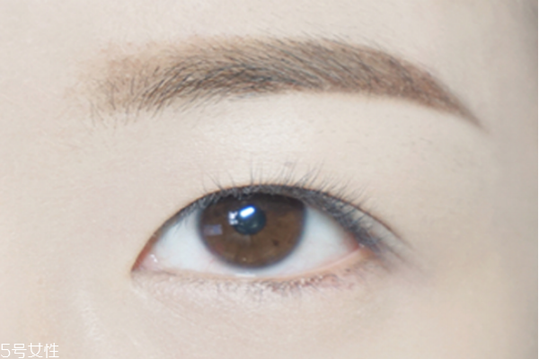 原宿妝怎么化 日系復(fù)古紅唇小惡魔妝容 原宿妝怎么化 日系復(fù)古紅唇小惡魔妝容