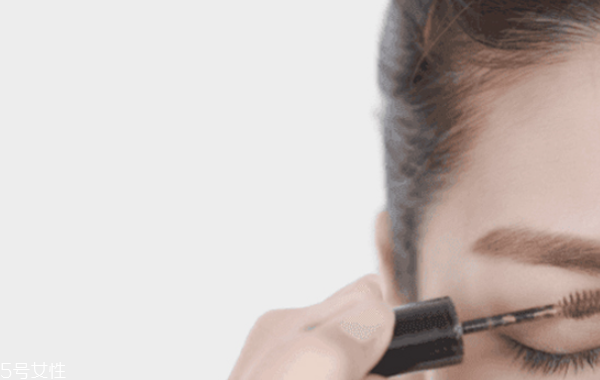 原宿妝怎么化 日系復(fù)古紅唇小惡魔妝容 原宿妝怎么化 日系復(fù)古紅唇小惡魔妝容