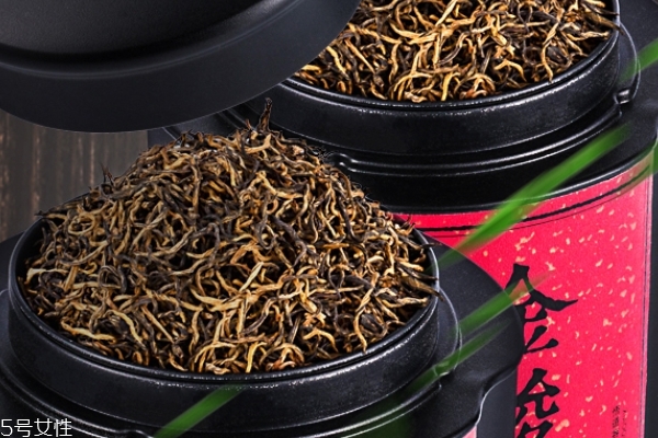 紅茶為什么是紅色的 因?yàn)槭侨l(fā)酵茶 紅茶為什么是紅色的 因?yàn)槭侨l(fā)酵茶