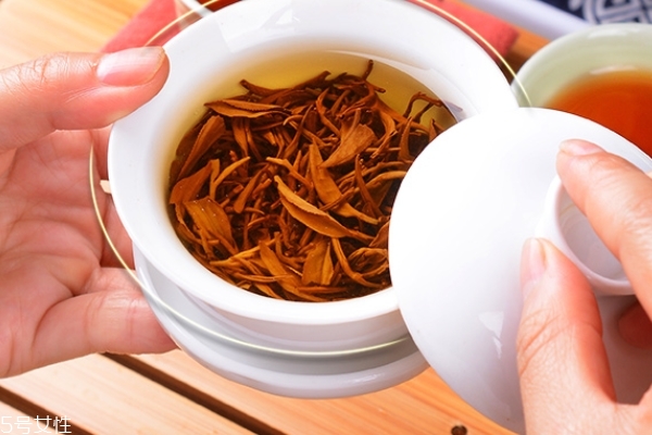 紅茶為什么養(yǎng)胃 有一定效果 紅茶為什么養(yǎng)胃 有一定效果