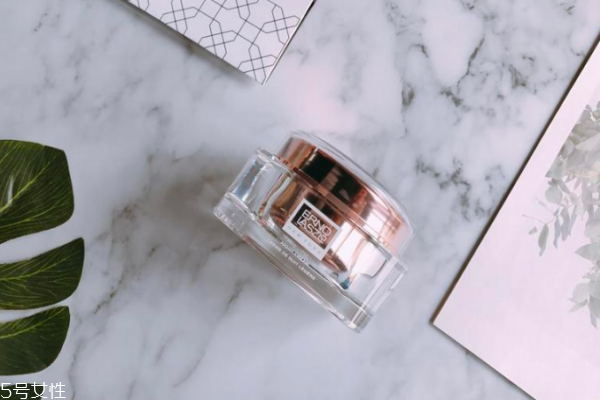 奧倫納素豆腐霜會致痘嗎 使用月余不致痘 奧倫納素豆腐霜會致痘嗎 使用月余不致痘